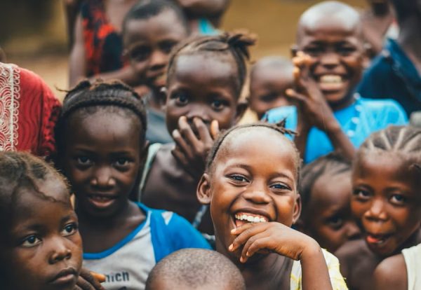 photo-1509099836639-18ba1795216d